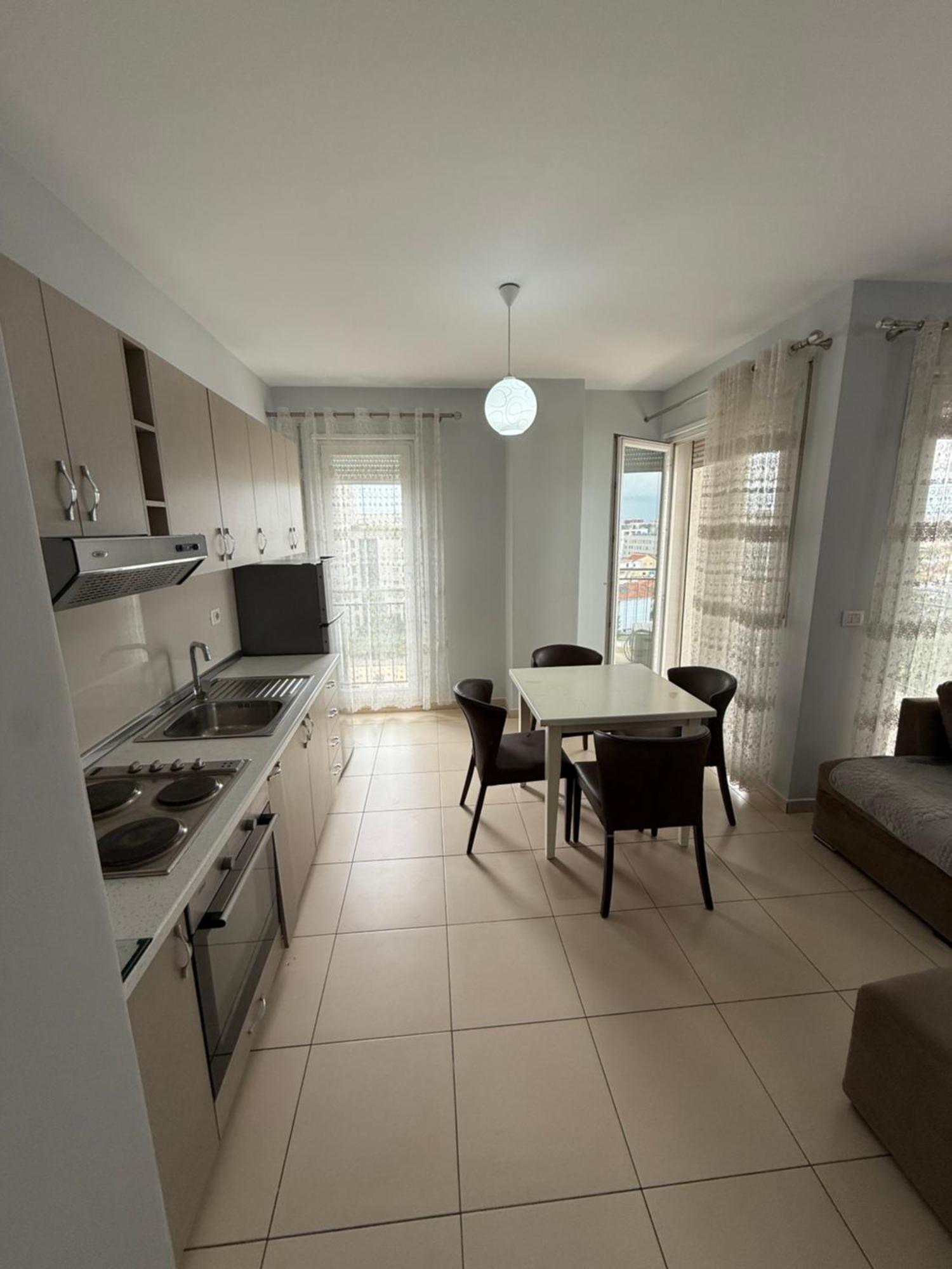 Banesa 21 Dhjetori, Apartamento Tirana