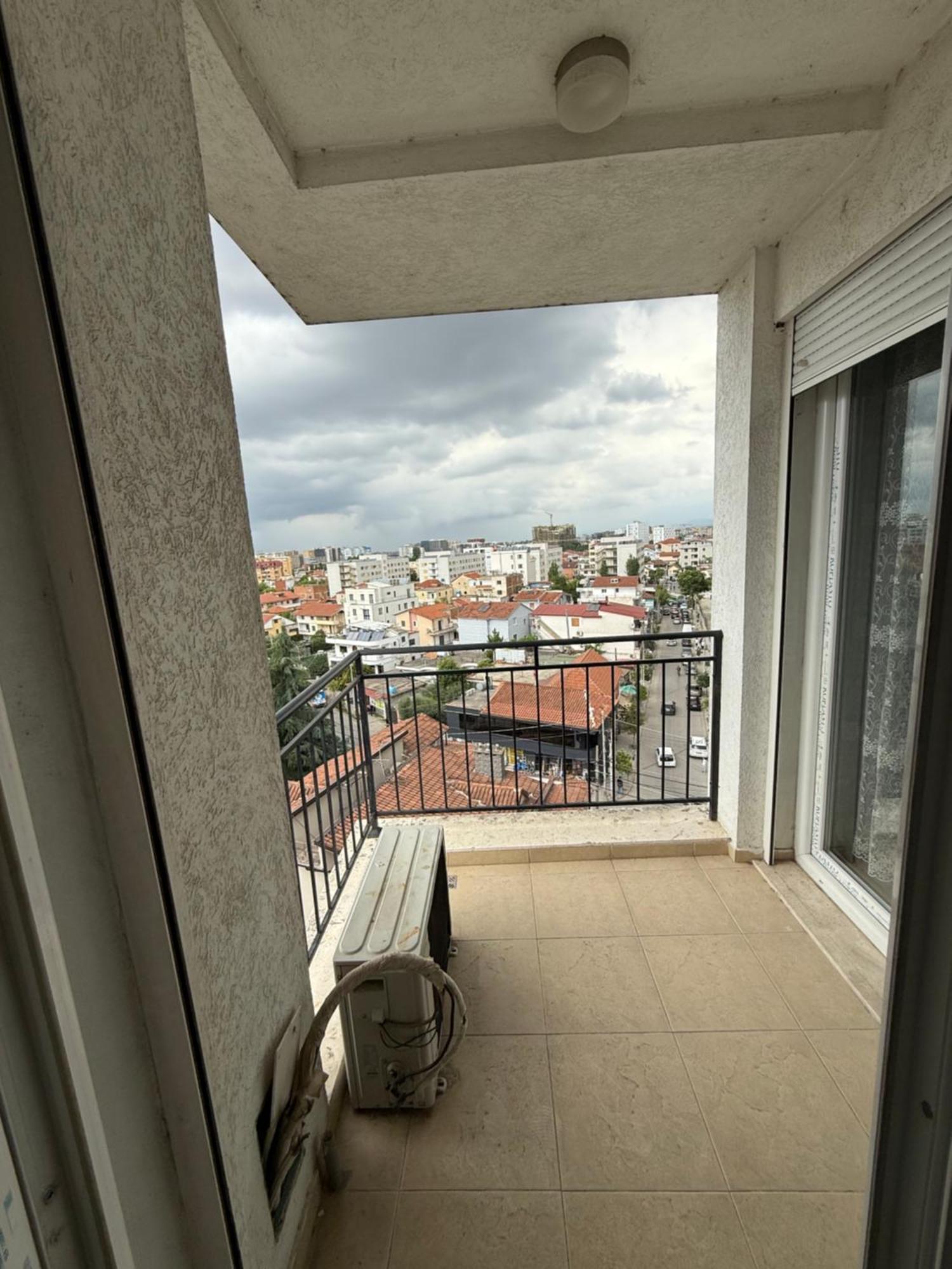 Banesa 21 Dhjetori, Apartamento *